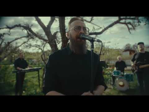 Suurimaa - Talot ja puutarhat musiikkivideo