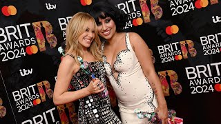 Kylie Minogue & Raye pose in the Winners Room during the BRIT Awards (Lorraine 2024)