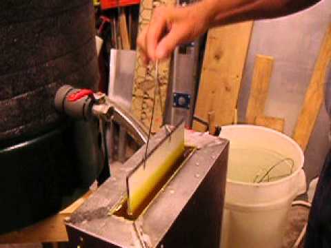 Återvunnet bivax blir vaxark