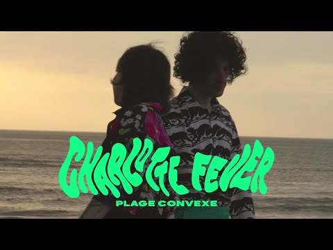 Plage convexe - Charlotte Fever [CLIP OFFICIEL] © Charlotte Fever