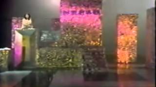 Bài hát 千言万语 / Qian Yan Wan Yu / Thiên Ngôn Vạn Ngữ - Nghệ sĩ trình bày Teresa Teng