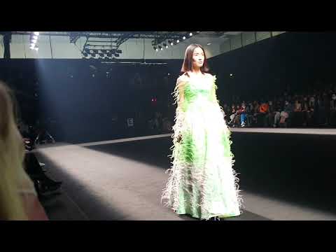 La diseñadora Vanda Janda presentó sus modelos en la MBFW de Madrid (13. 3. 2022)