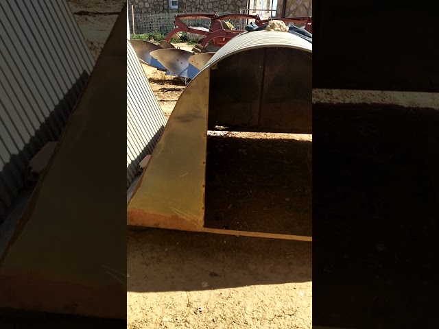 Vídeo relacionado con DIGITUS Jaula de gestión de cables - 1U - Panel de conexión - 19 pulgadas - Paso de cables - Panel extraíble - Negro