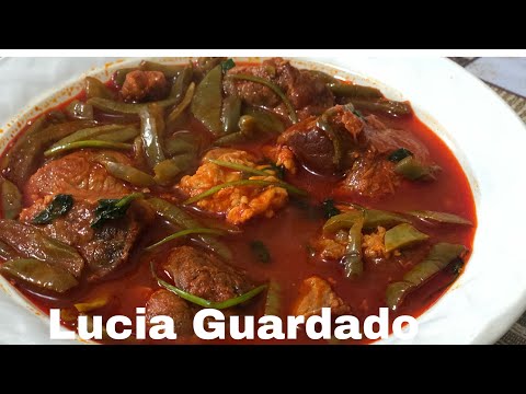 Carne de Puerco en Chile Colorado con nopales