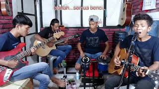 Download lagu HITAM DUNIAMU PUTIHNYA CINTAKU   JHONNY ISKANDAR revisi Cover by YEZGrup   YouTube mp3