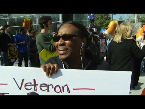 Dozens of federal workers and supporters held an informational picket outside of the Leland Federal Building in downtown Houston. Many described hardships after experiencing 35 days of a shutdown government and having missed two paychecks. (Jan. 25)