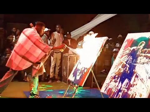 Pierre sonart en prestation live au CICES avec Léba Niamba