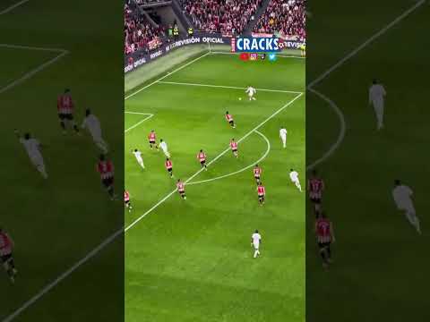 🚨GOLAZO DE CAMAVINGA DESDE LA GRADA