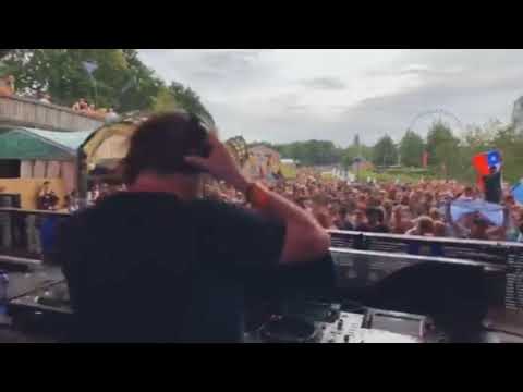Hernan Cattaneo Playing Unusual Suspects (Dimuth K Remix) at Tomorrowland, Belgium