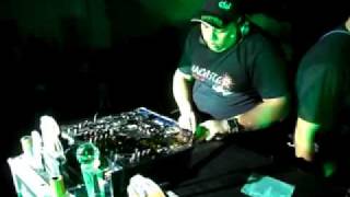 DJ BOMBA EN LA COPA DENON CORO 2011