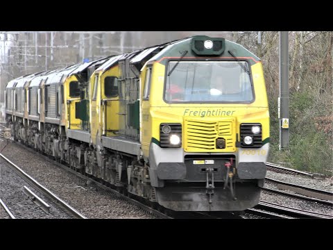 The 061E 1403 Hope (Earles Sidings) Fhh to Crewe Bas Hall S.S.M at Cheadle Hulme Station