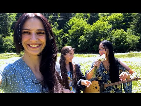 Trio Mandili - Tavaszi szél (Hungarian folk song)