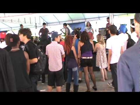 Banda AKAband - Hologram - nipPOP 2011