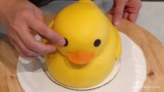How to make a Rubber Ducky Cake