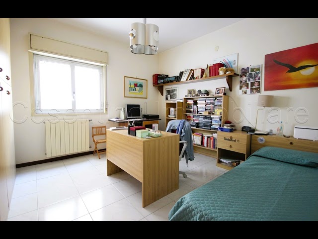 Ampio quadrivani con posto auto