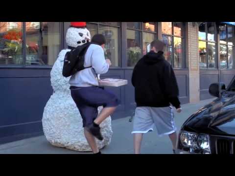 SCHNEEMANN PRANK / SCARY SNOWMAN