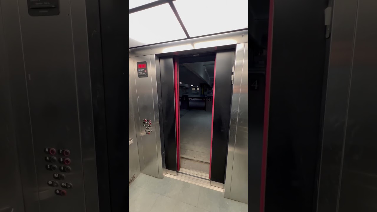 #shorts #Thyssenkrupp #elevator door #failure