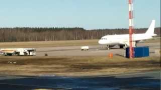 preview picture of video 'FlyBe McDonald-Douglas takes off in Riga'