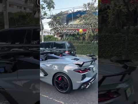 EL SR JIMENEZ EN EL CARRO DE MAMI LUNA🌙🇩🇴