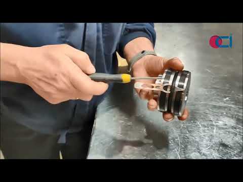 Guide for replacing seals on hydraulic cylinders