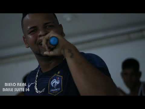 Show ao vivo do Bielo Real no baile da suite 14