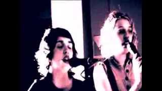 Lisa O Neill - I Painted My Nails So Pretty music video on MUZU TV