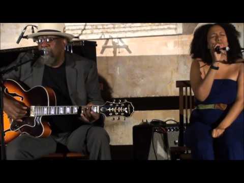 CHANEY SIMS & BILL SIMS JR in the GROOVE au Château # 19 Cognac Blues Passions Festival 2012