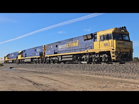 2MP5 PN down "Linfox Express #1" (NRs 2, 81 & 25), Melbourne to Perth, 0935, 28/10/25, Dimboola VIC 