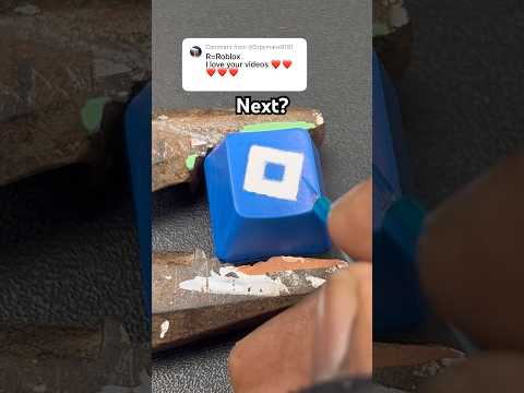 Drawing r for Roblox but on my keyboard! Custom keyboard!