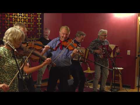 Dalakopa family  - Tapestry dansespilling 1