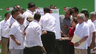 preview picture of video 'Peña Nieto - Guasave, Sinaloa 26 mayo 2012'