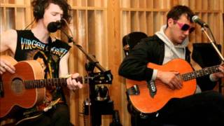 Mystery Jets - Bleeding Love