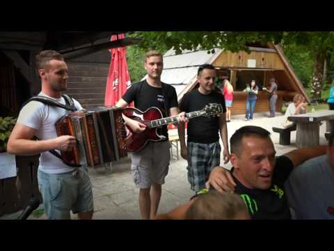 04   PETJE MED PUBLIKO