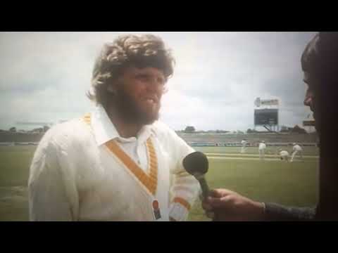 NEW VIDEO: Superstar batsman Barry Richards talking to the media at a Packer training session !