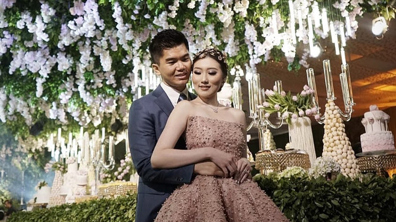 Pesta Pernikahan Mewah Crazy Rich Surabayan Di Bali Suvenir Koin