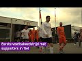 Eerste voetbalwedstrijd met supporters in Tiel