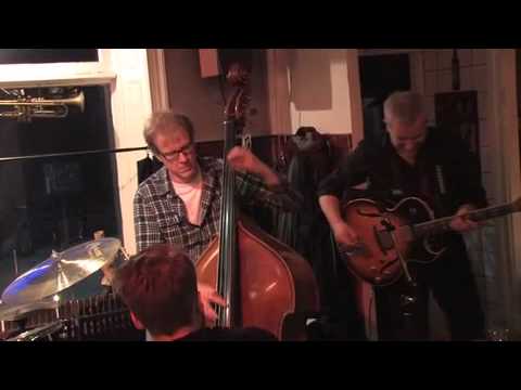 Groovy Jazzguitar Peter Almqvist Trio - Moose The Mooche