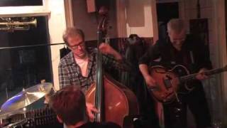 Groovy Jazzguitar Peter Almqvist Trio - Moose The Mooche