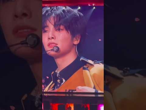 Hug Me In - Stray Kids