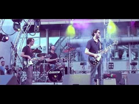 Karuan Nothing Is Over live under rain in Athens 2014