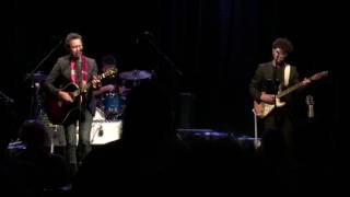 Alejandro Escovedo  2017-06-23 Sellersville Theater "Don't Need You"