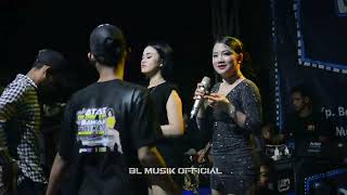 Download lagu INGIN MEMELUK - SINKAXUN - BLMUSIK LIVE IN KELAPA DUA JASINGA mp3