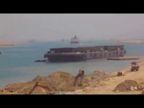 New Suez Canal: dredging in the Kilo 95 May 2015
