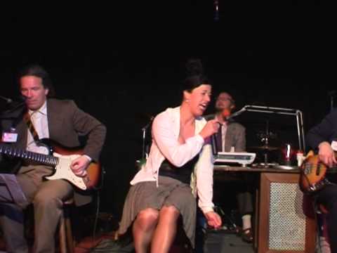 Conny Kreitmeier mit dem Stimmungsbüro Kreitmeier - Konzertausschnitte