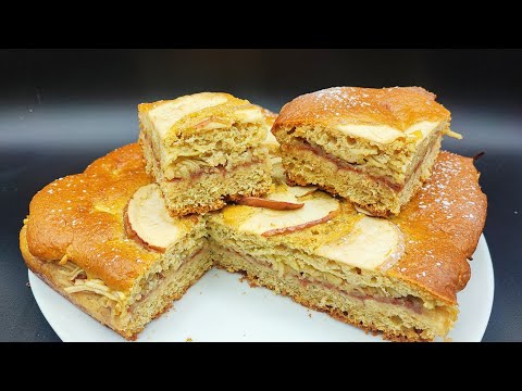 Torta integrale versata alle mele