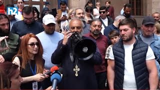 Մերի ջան, լա՞վ ես. Բագրատ Սրբազանը զանգահարել է քաշքշուկի ժամանակ ուշաթափված լրագրողին: Լրաբեր