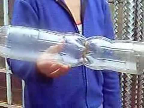 Construcción sustentable con botellas Plásticas , muestra de armado de ladrillos