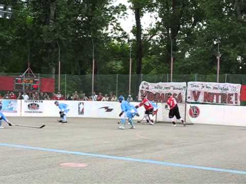 LG AZhokej Bratislava - HBK Nitrianski Rytieri Nitra 0:2 (0:1,0:1,0:0)