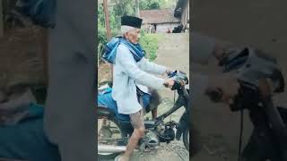 Download lagu funny grandpa, bike training mp3 Download lagu funny grandpa, bike training mp3