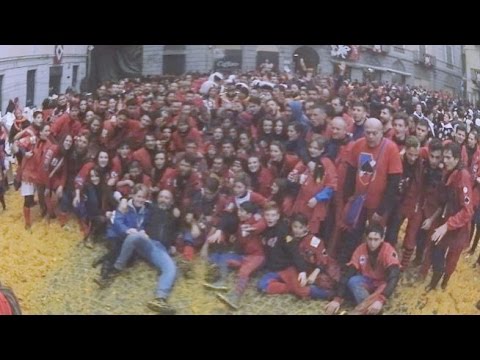 Mugnaia e Picche aranceri - foto di gruppo 4K 360°- Carnevale Ivrea 2017